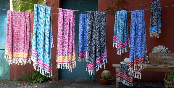 BEACHY TOWELS Decken / Handtücher