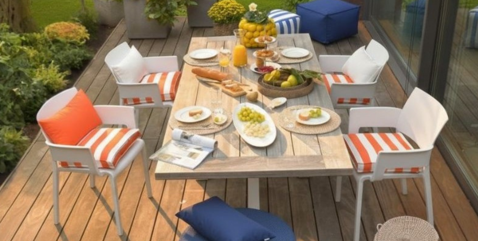   Riviera Stripe Orange Blue  bringt Dynamik...