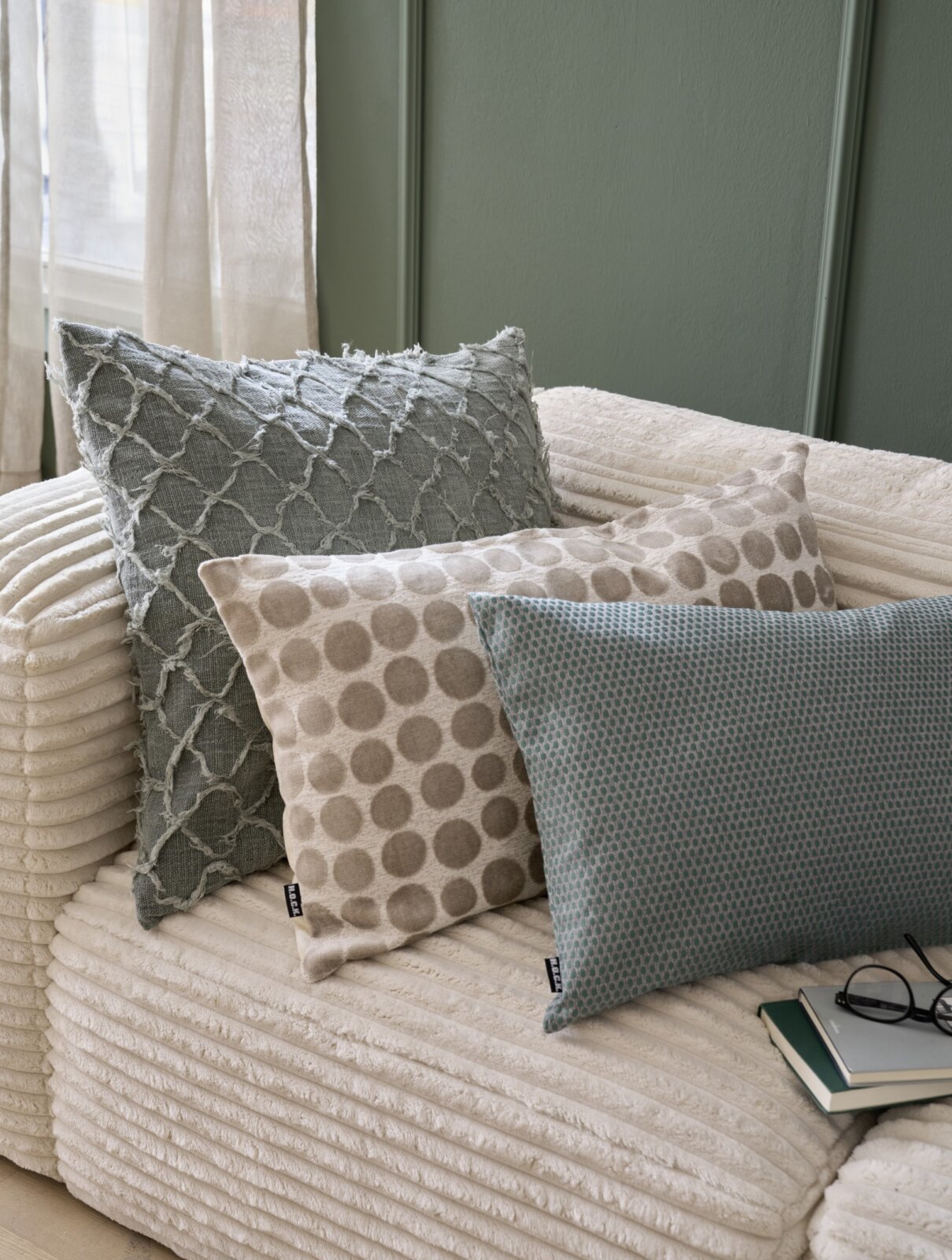 H.O.C.K. Nuvole Bean Cube Hocker Pouf 55x55x35cm salbei lindgrün sage col. 802 mit Fransen