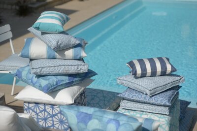 H.O.C.K. Classic Streifen Outdoor Kissen 40x30cm royal blau