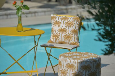 H.O.C.K. Vamosa Palms Outdoor Hocker Pouf ø40x45cm rund maisgelb Palmen