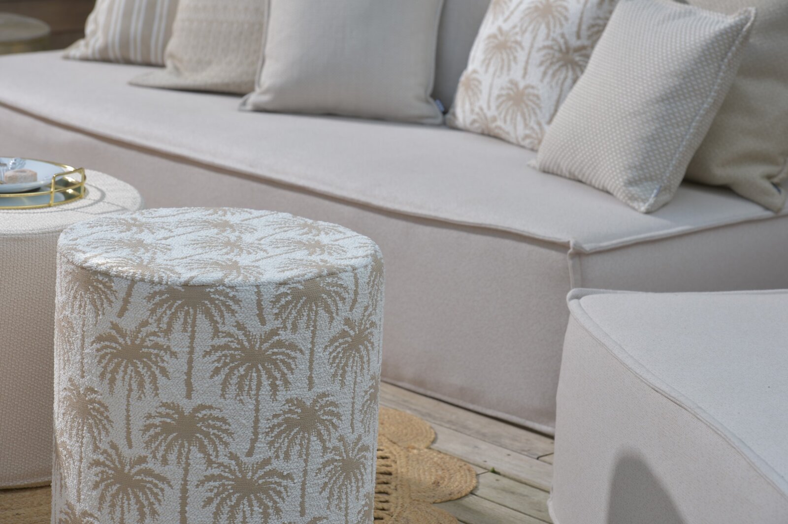 H.O.C.K. Vamosa Palms Outdoor Hocker Pouf ø40x45cm rund natur taupe Palmen