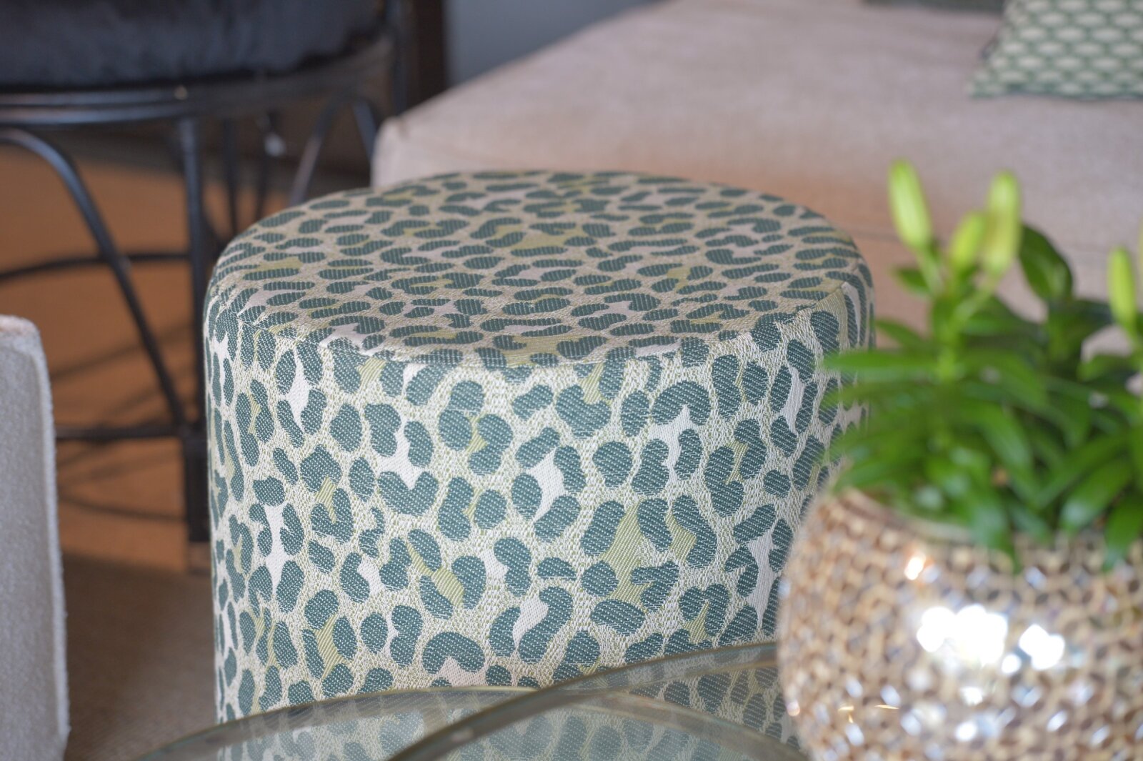 H.O.C.K. Alia Hocker Pouf rund Ø45x45cm grün Leo-Muster