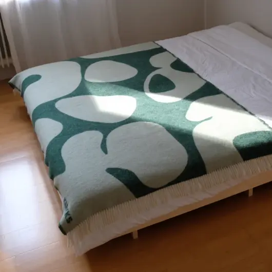 KLEKKS Wolldecke "OVAL" olive grün mit Fransen 130x200cm