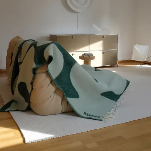 KLEKKS Wolldecke "OVAL" olive grün mit Fransen 130x200cm