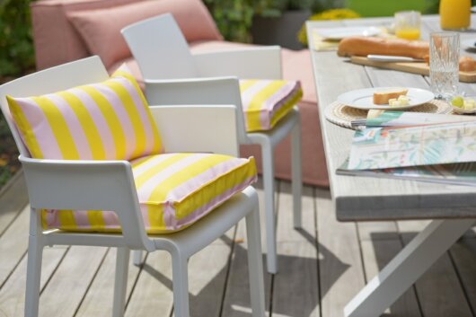 H.O.C.K. Riviera Stripe Outdoor Sitzkissen 50x50x5cm Yellow Rosé Streifen