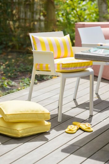 H.O.C.K. Riviera Stripe Outdoor Matratzenkissen 50x50x10cm Yellow Rosé Streifen