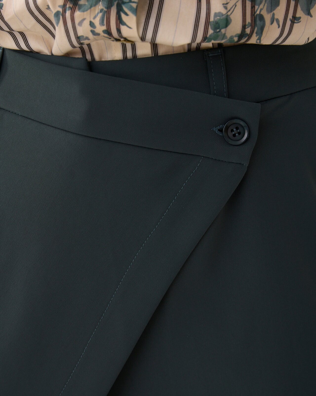 N.Y.A. | Summum weite Hose mit Umschlag grün