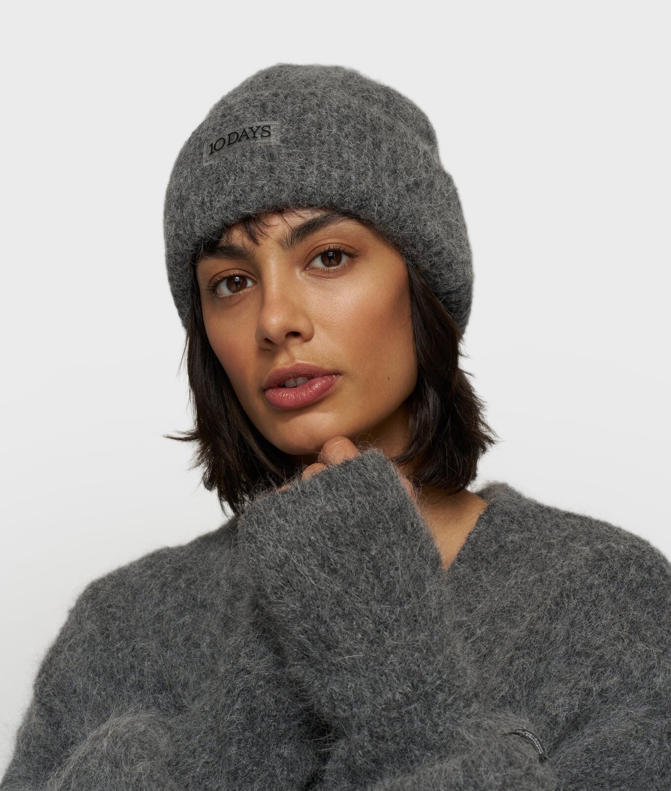 N.Y.A. | 10Days Flauschige Strickmütze dunkelgrau