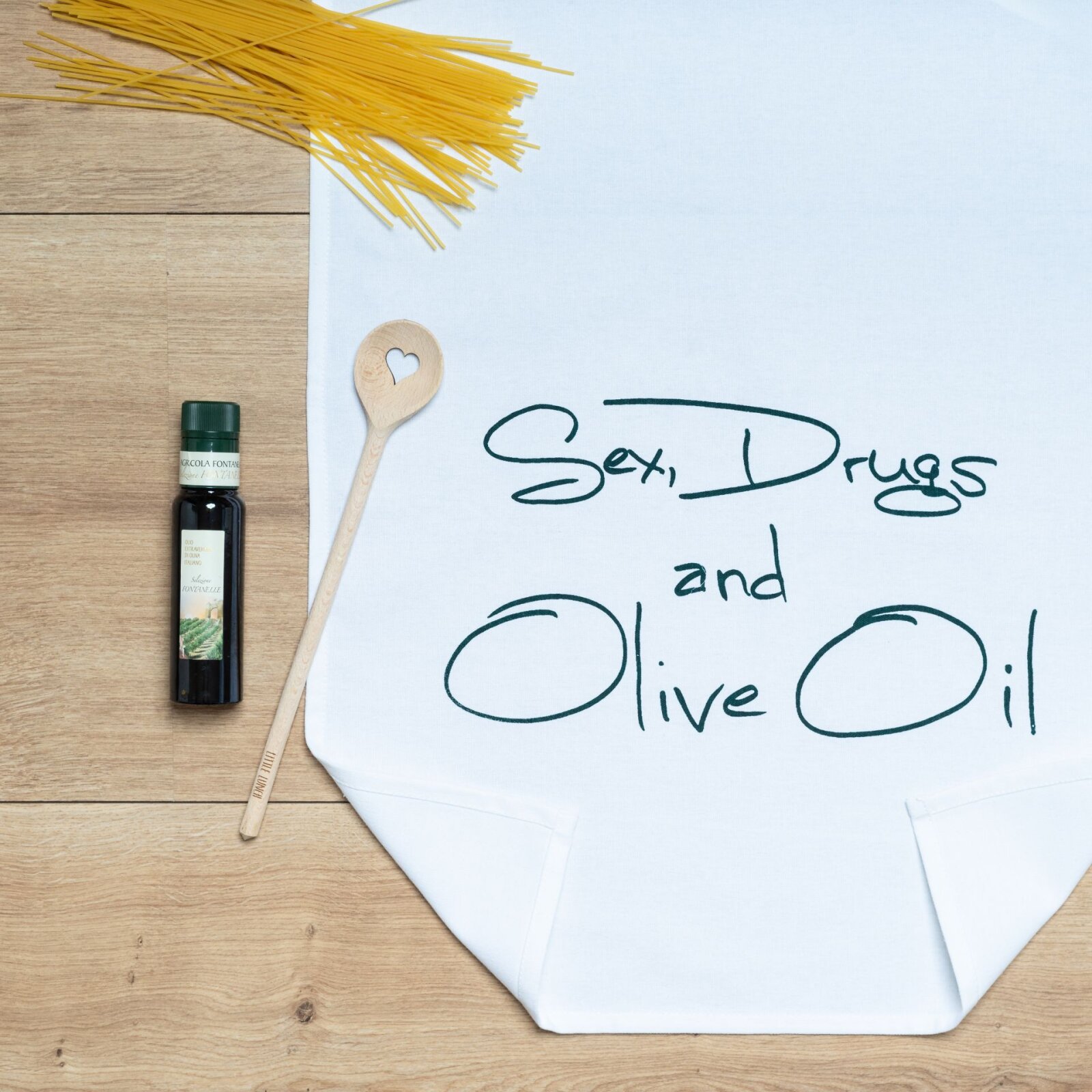 17;30 Geschirrtuch "sex,drugs and olive oil" weiß mit olive