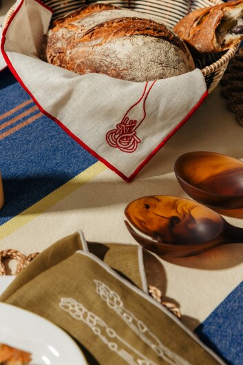 Maegen Servietten aus Leinen bestickt "Spaghetti" 2er Pack | beige