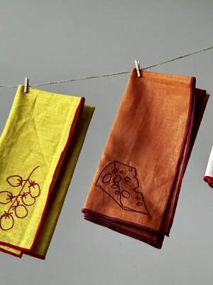 Maegen Servietten aus Leinen bestickt...