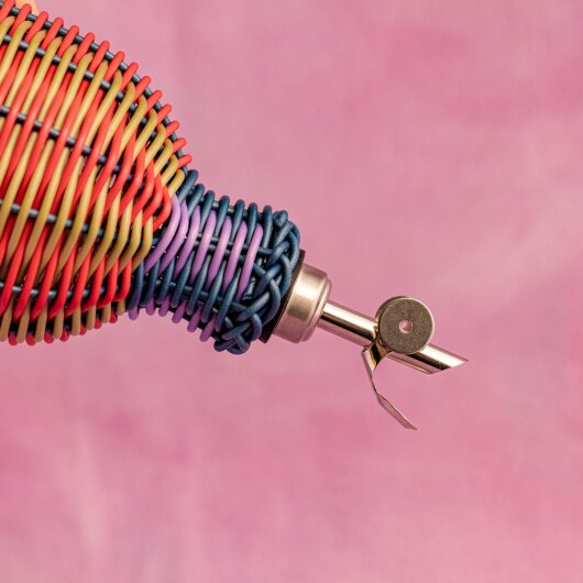 Maegen Glasölspender mit buntem Geflecht | green / red