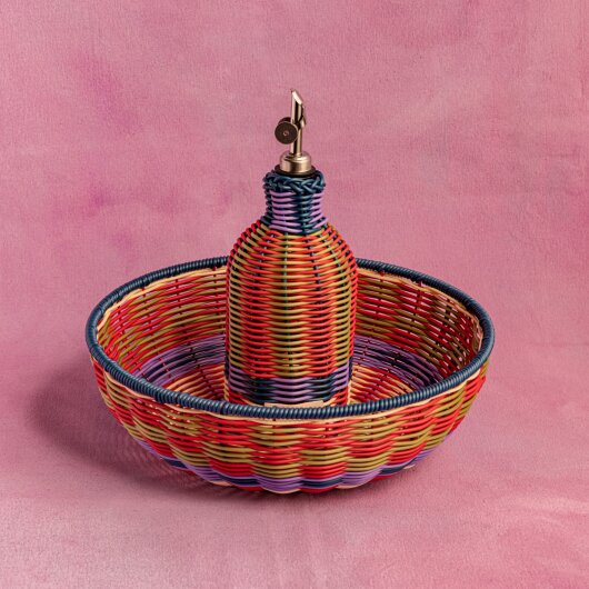 Maegen Glasölspender mit buntem Geflecht | green / red