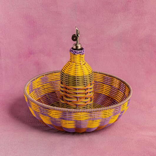Maegen Glasölspender mit buntem Geflecht | yellow / lilac