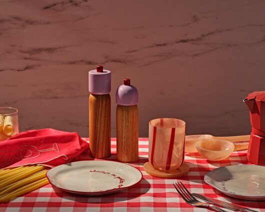 Maegen Steingut Teller mit Spruch "always be polite to the chef" | rot