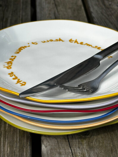 Maegen Steingut Teller mit Spruch "these dishes won`t wash themselves" | gelb
