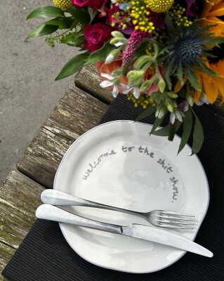 Maegen Steingut Teller mit Spruch "welcome to the...