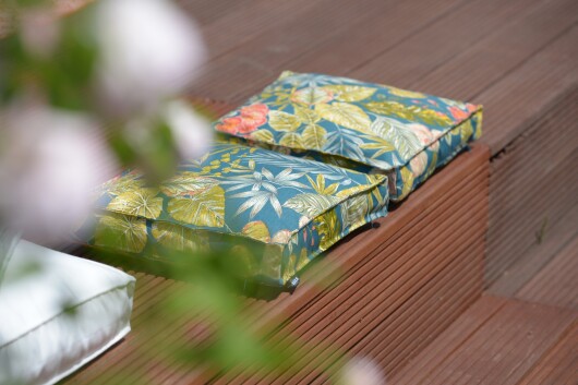 H.O.C.K. Eliza-Bouquet Outdoor Hocker Pouf rund ø45x45cm petrol Blumen-Motiv