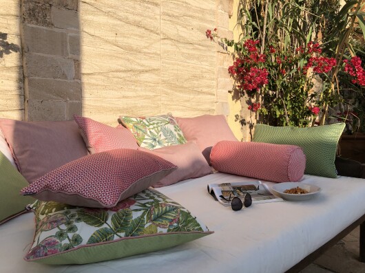 H.O.C.K. Eliza-Bouquet Outdoor Hocker Pouf rund ø45x45cm green-berry floral