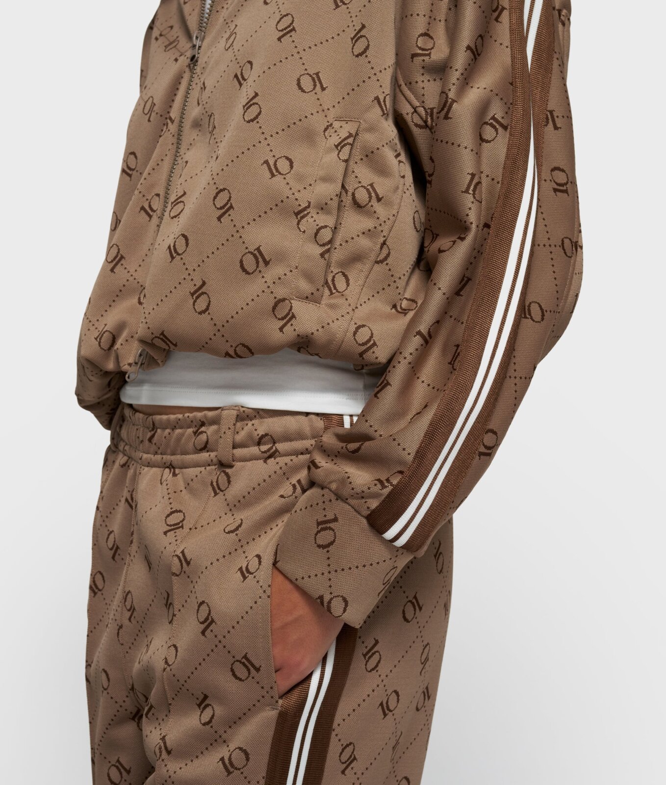 N.Y.A. | 10Days Trainingshose JogginghoseTrack Pants dunkelbraun