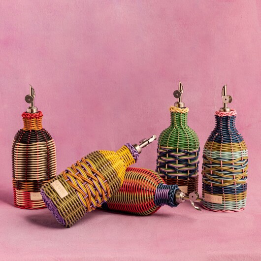 Maegen Glasölspender mit buntem Geflecht | brown / green