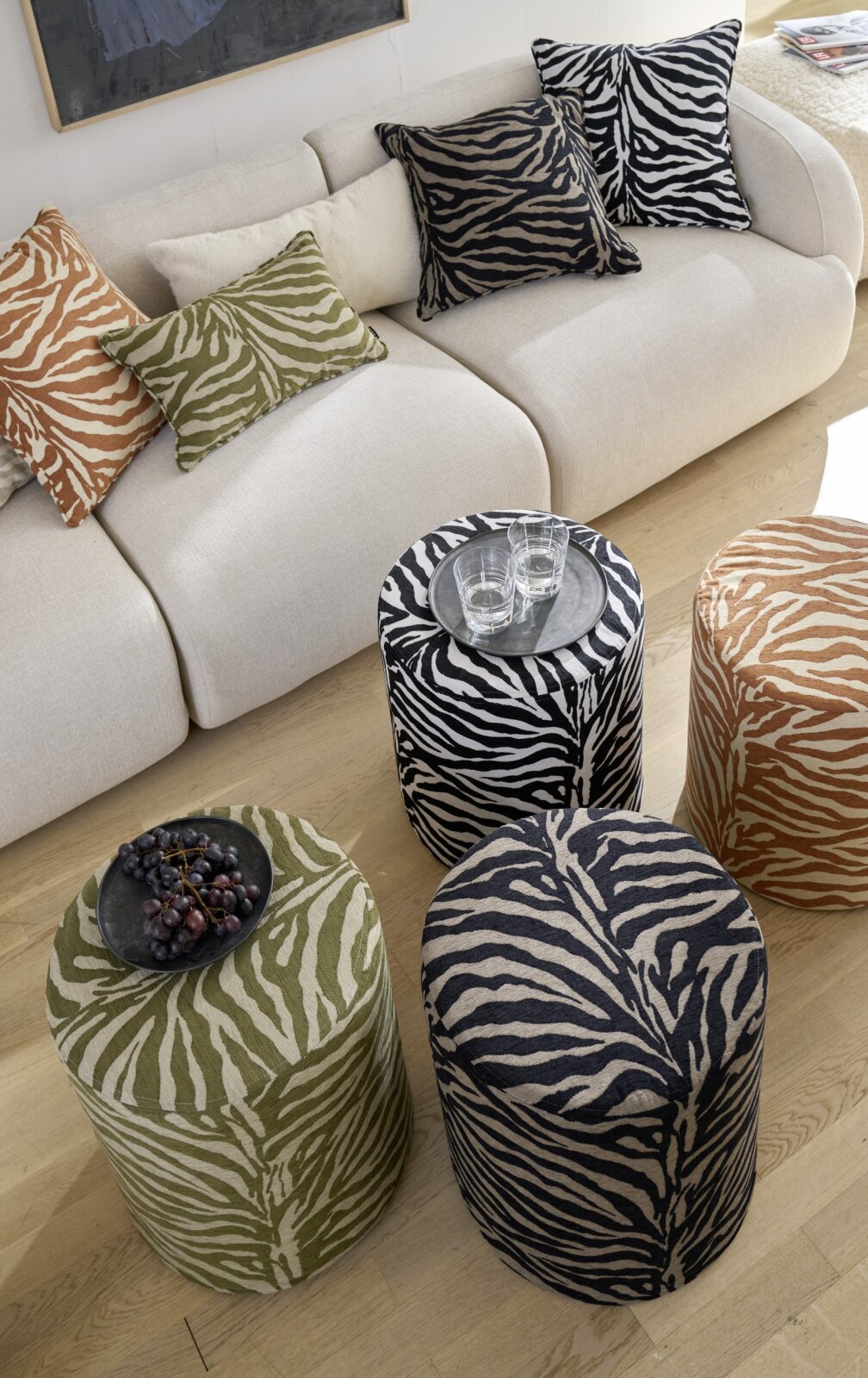 H.O.C.K. Zari Hocker Pouf ø40x45cm rund - Schwarz Taupe Zebra Muster