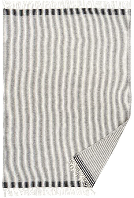 KLIPPAN Decke "Rib" Hellgrau - Grau mit Fransen 130x200cm