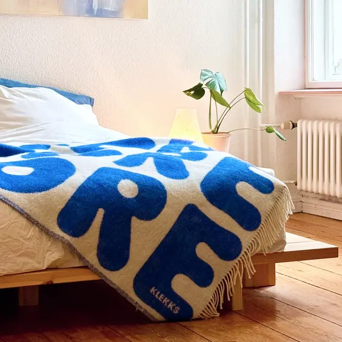 KLEKKS Wolldecke "AMORE" blau beige mit Fransen 130x200cm