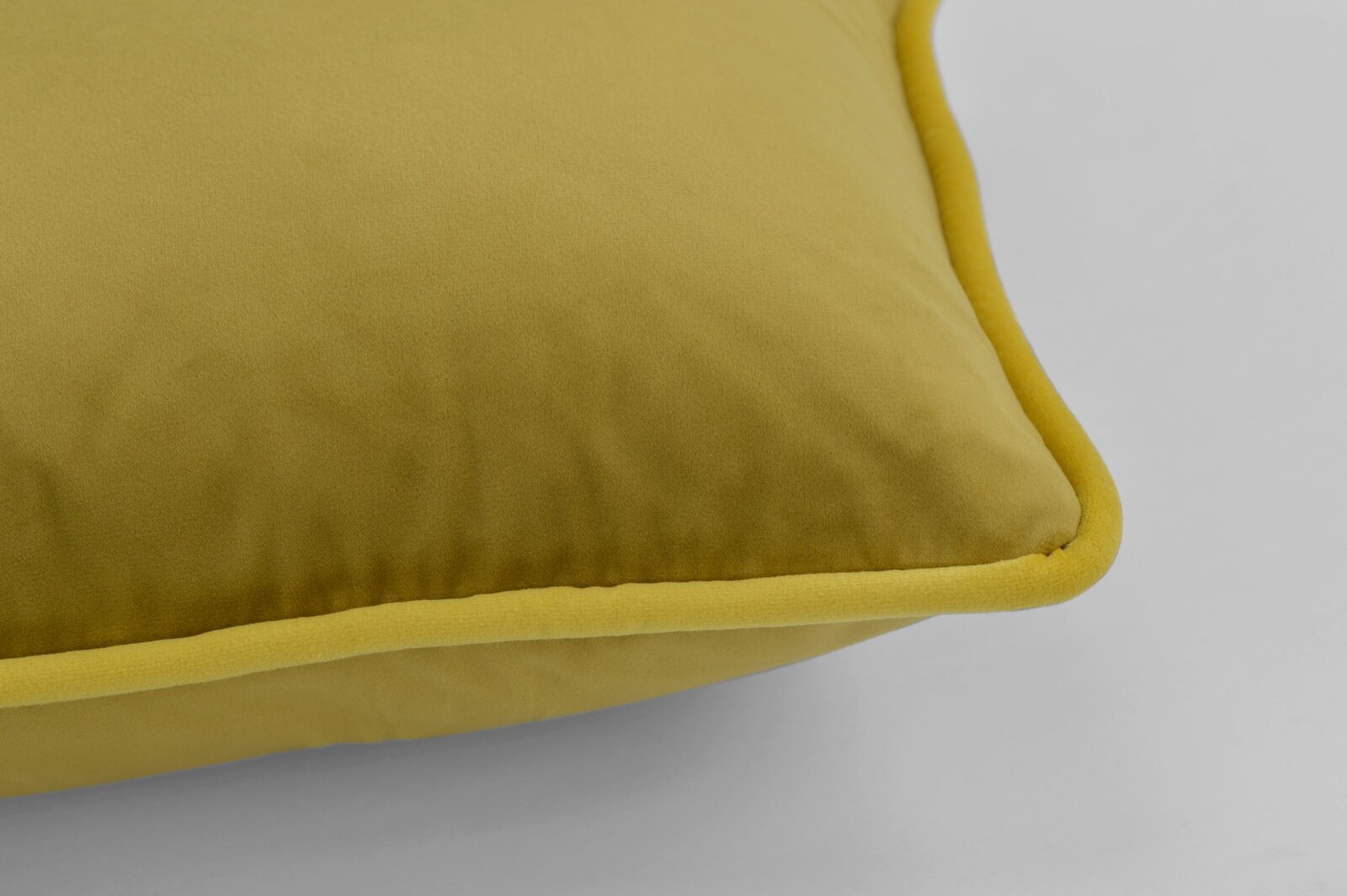 H.O.C.K. Nobile Samt Kissen 50x30cm yellow-green – Keder maiz-gelb | Samtkissen