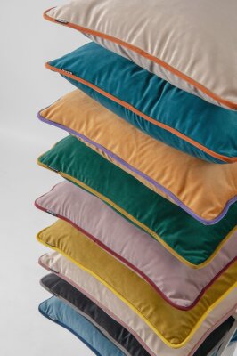 H.O.C.K. Nobile Samt Kissen 50x50cm beige – Keder salmon | Samtkissen