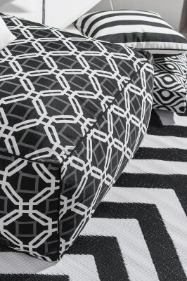 H.O.C.K. Natolda Outdoor Lounghocker ca. 90x90x40cm black 090 sun
