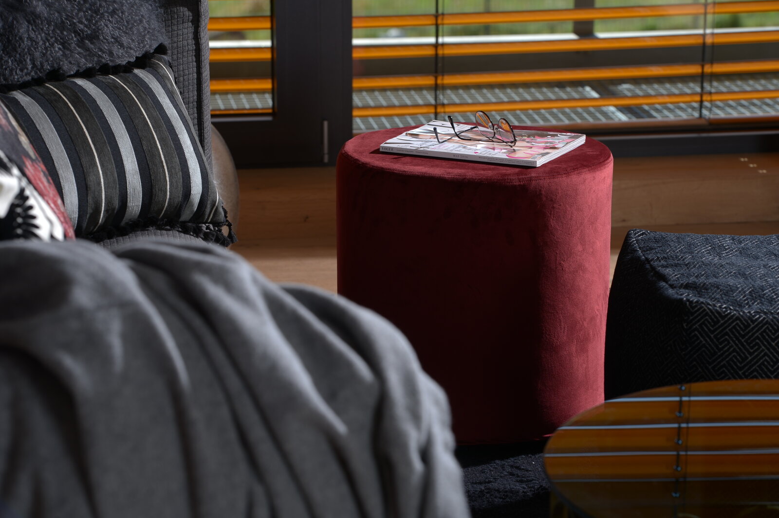 H.O.C.K. Nobile Samt Hocker rund Pouf ø45x45cm indian-red