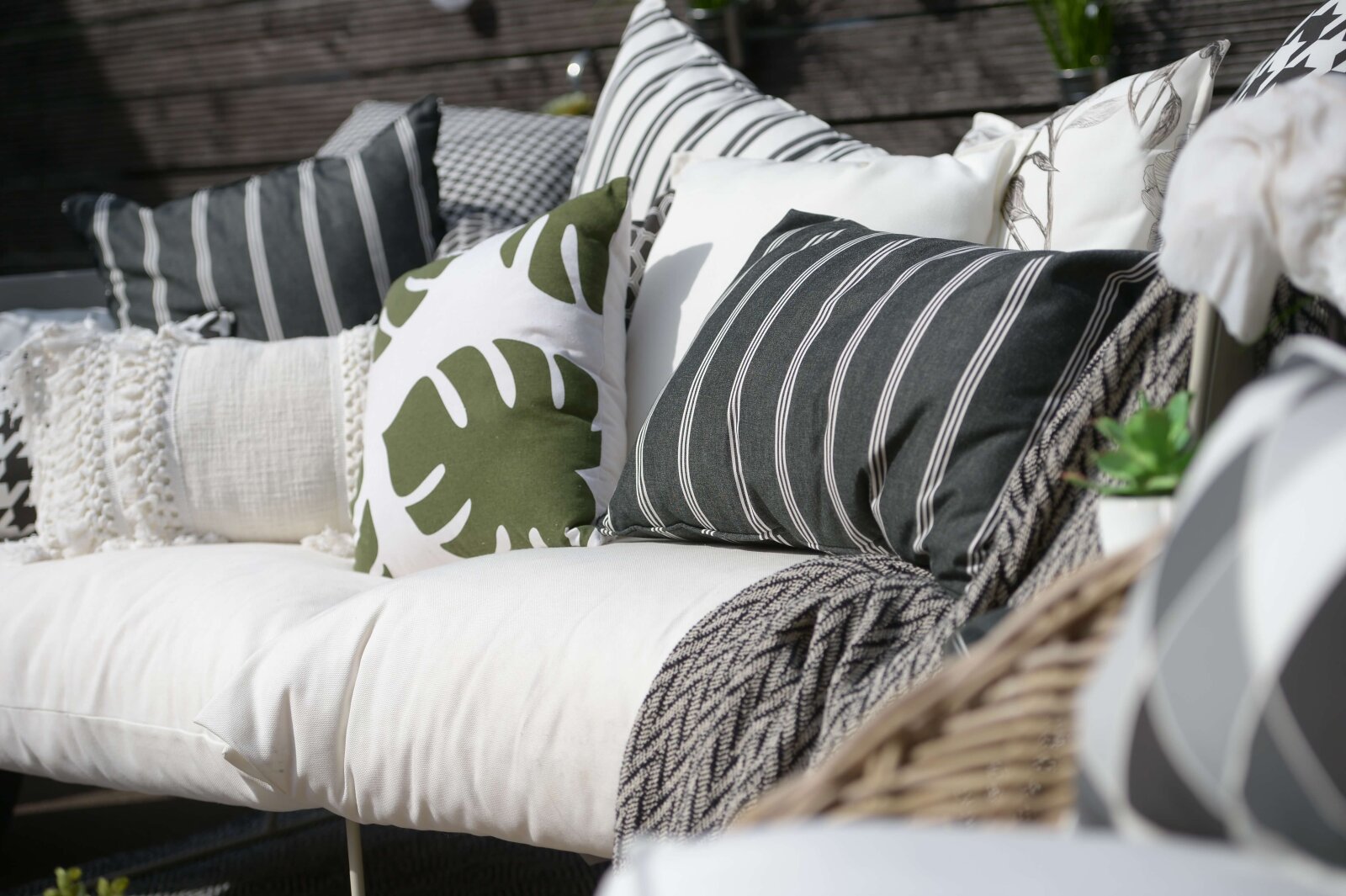 H.O.C.K. New England Outdoor Kissen mit Keder 50x50cm black stripes
