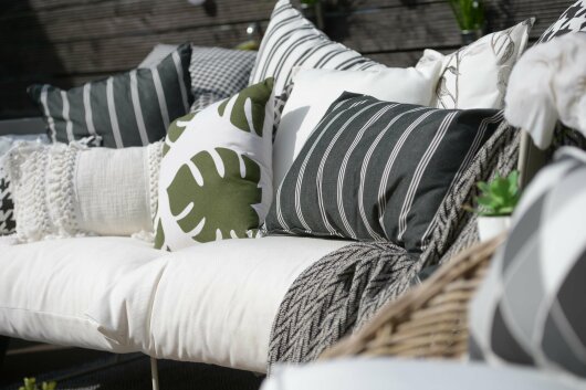 H.O.C.K. New England Outdoor Kissen mit Keder 60x40cm black stripes