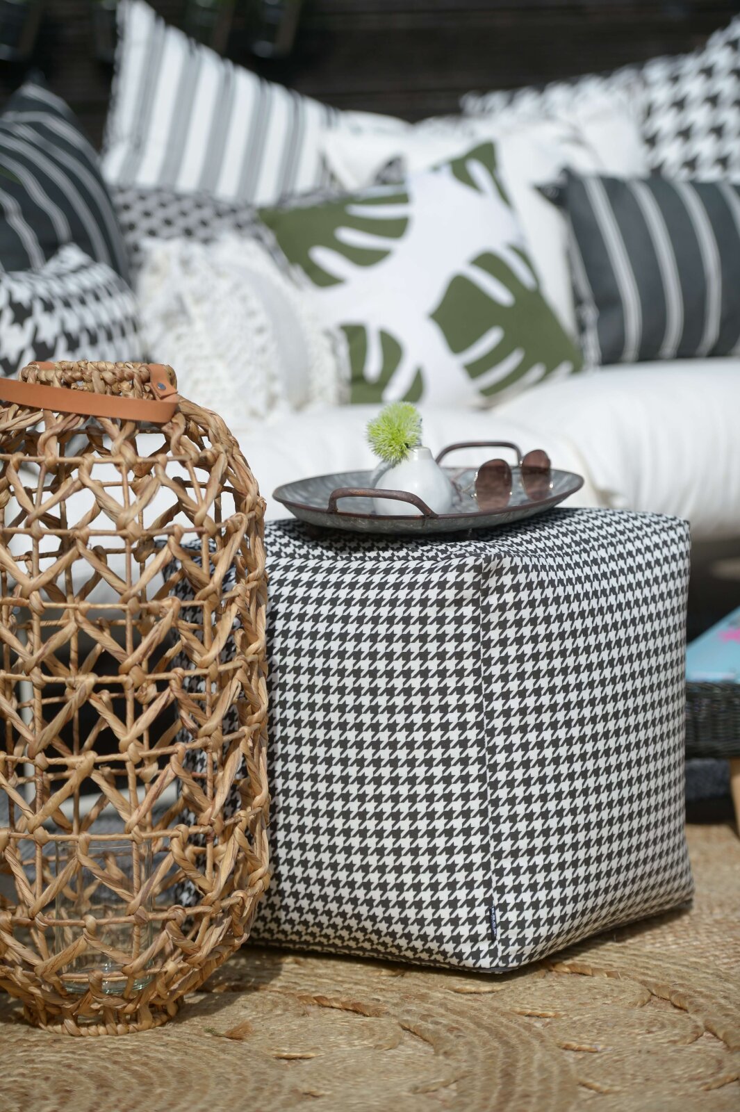 H.O.C.K. Pictave black small Outdoor Bean Cube Pouf 40x40x40cm Hahnentritt schwarz weiß