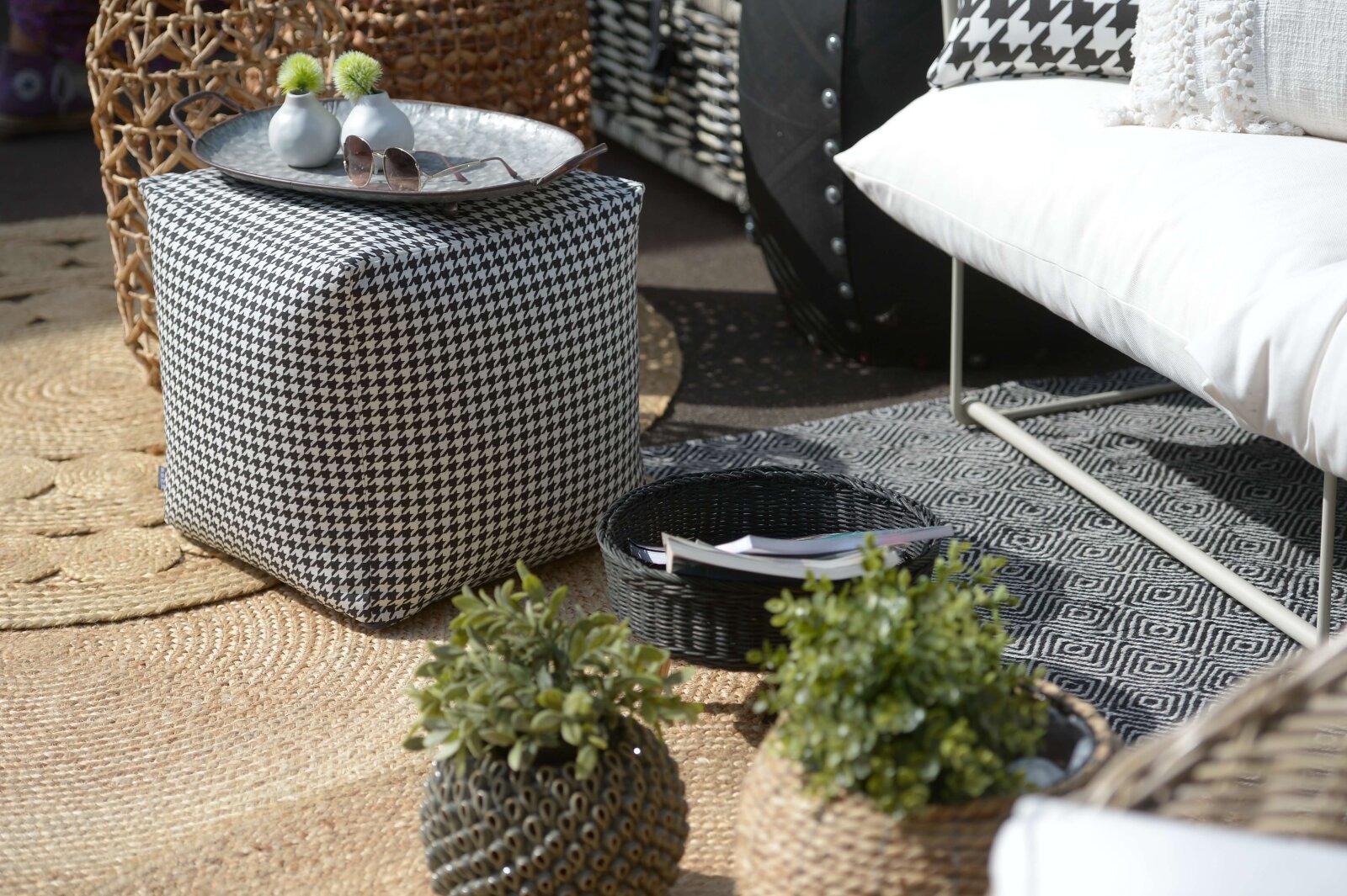 H.O.C.K. Pictave black small Outdoor Bean Cube Pouf 40x40x40cm Hahnentritt schwarz weiß