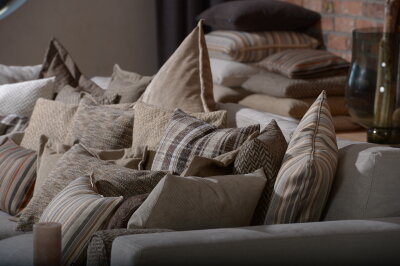 H.O.C.K. Bizantina Kissen 50x50cm mit Wulst taupe - beige col. 23