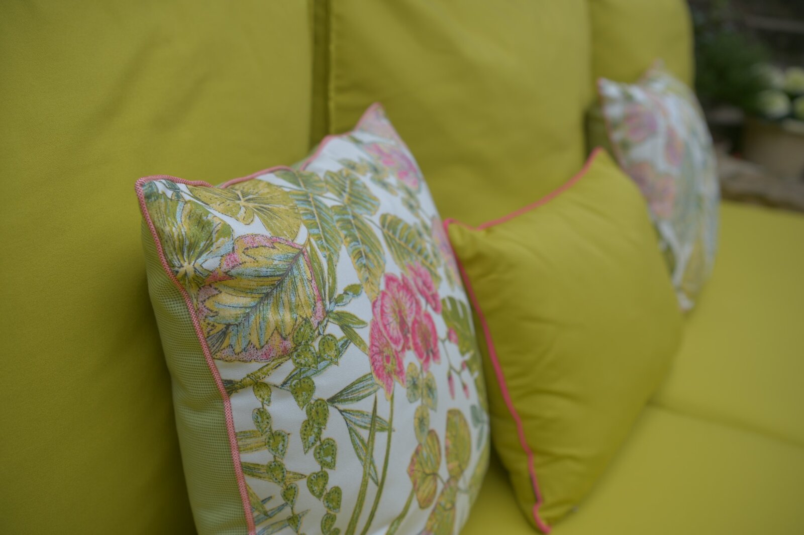 H.O.C.K. Eliza-Bouquet Outdoor Wendekissen Blumen-Motiv mit Keder 50x50cm green-berry