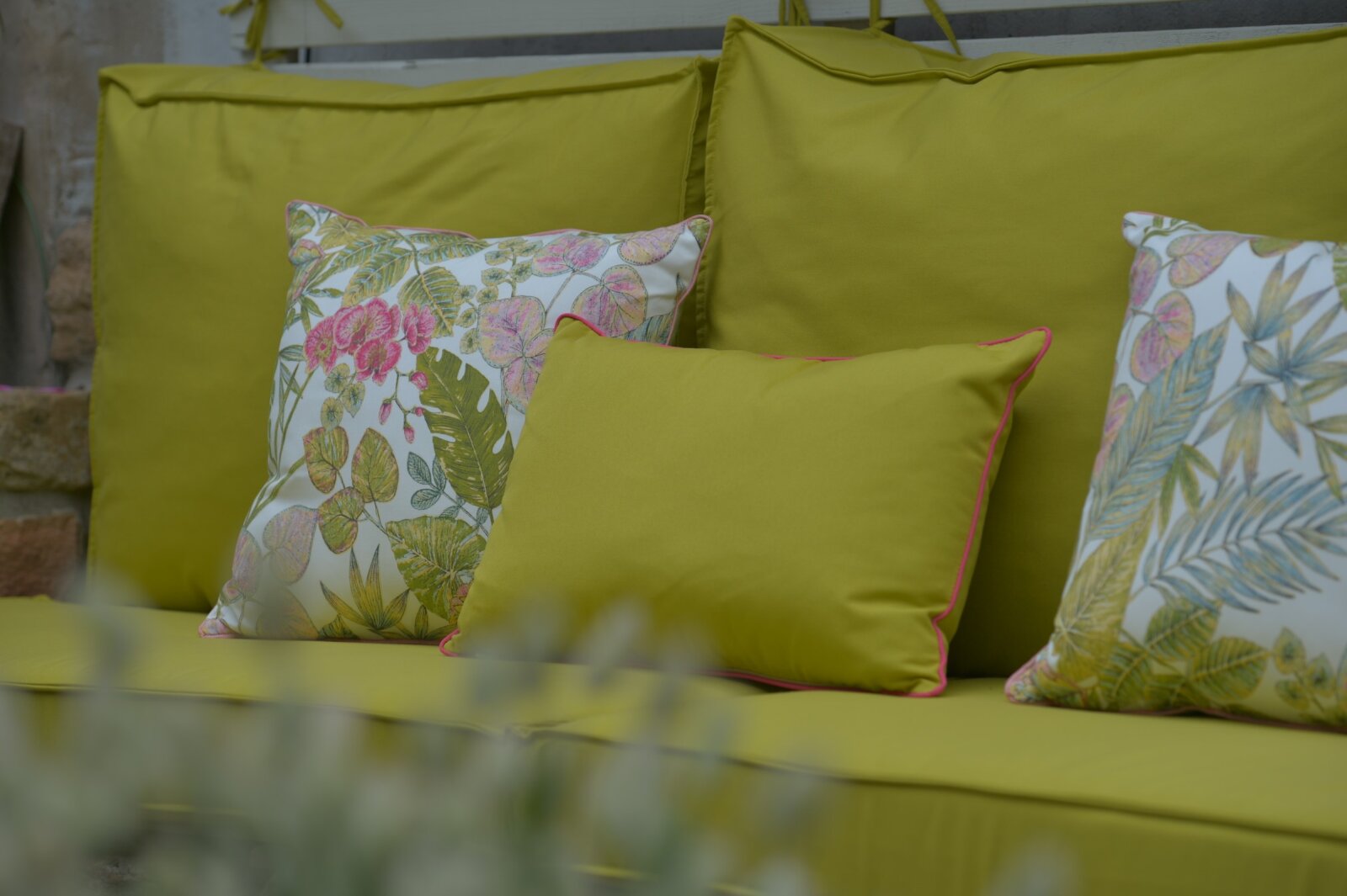 H.O.C.K. Eliza-Bouquet Outdoor Wendekissen Blumen-Motiv mit Keder 50x50cm green-berry