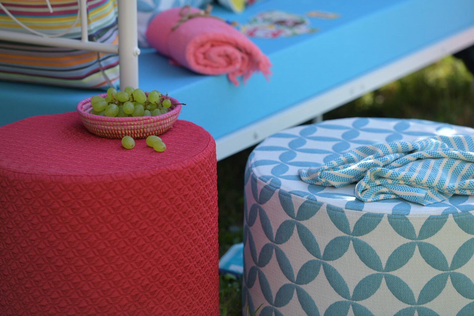 H.O.C.K. Giulio Outdoor Hocker rund Pouf ø45x45cm himbeer