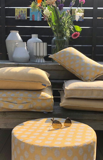 H.O.C.K. Banno dots Outdoor Hocker rund Pouf ø45x45cm Punkte gelb nanu