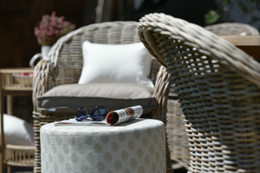 H.O.C.K. Banno dots Outdoor Hocker rund Pouf ø45x45cm Punkte natur nanu