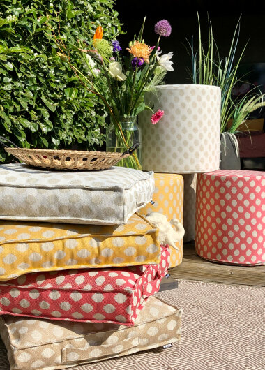 H.O.C.K. Banno dots Outdoor Hocker rund Pouf ø45x45cm Punkte natur nanu