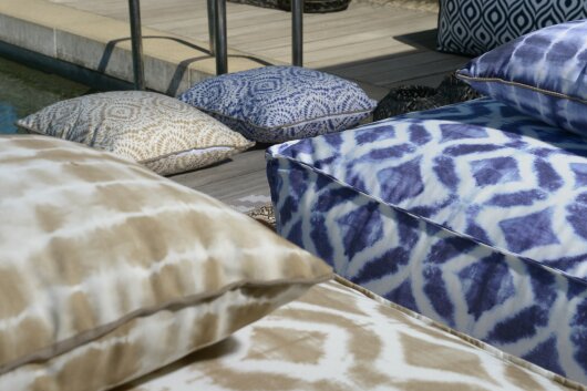 H.O.C.K. Badu Batik Yale Outdoor Loungehocker 90x90x40cm col. 03 blau
