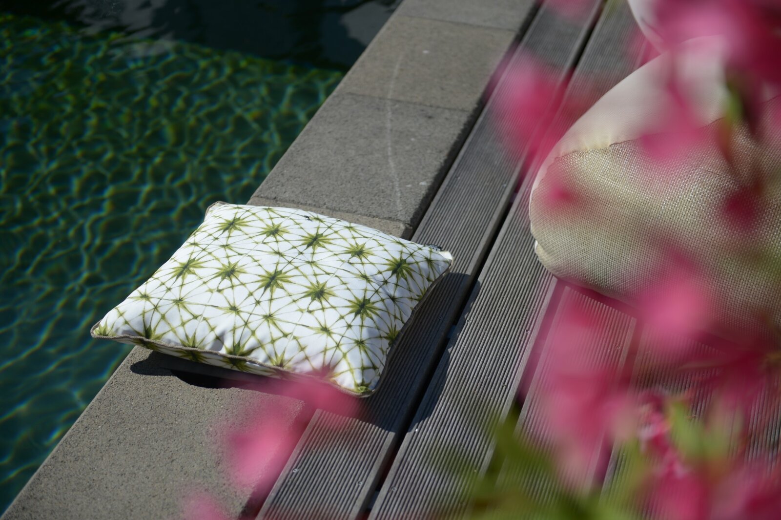 H.O.C.K. Badu Batik Steel Outdoor Kissen mit Keder 50x50cm col. 08 grün