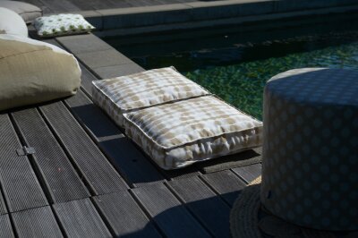 H.O.C.K. Badu Batik Midnight Outdoor Matratzenkissen 50x50x10cm col. 01 natur beige