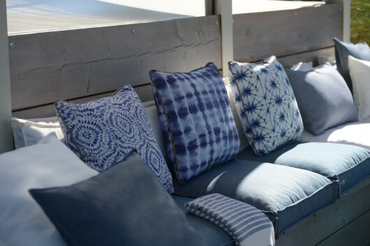 H.O.C.K. Badu Batik Saphire Outdoor Hocker... H.O.C.K. Badu Batik Saphire Outdoor Hocker ø60x35cm col. 03 blau