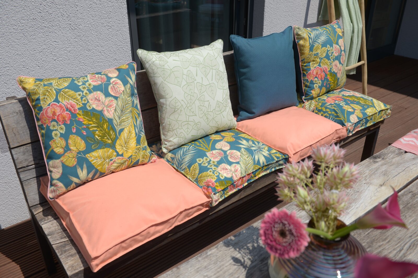 H.O.C.K. Eliza-Bouquet Outdoor Sitzkissen Blumen-Motiv 40x40x5cm petrol