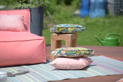 H.O.C.K. Eliza-Bouquet Outdoor Sitzkissen Blumen-Motiv 50x50x5cm petrol